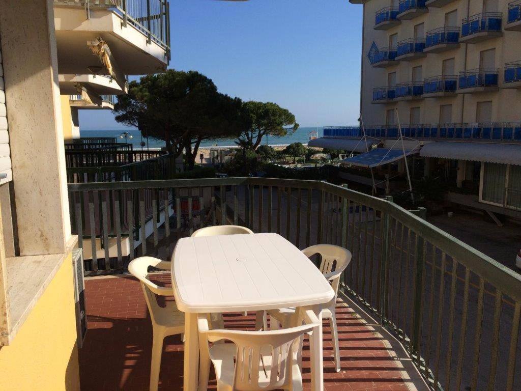 Residence Panfilo - Walterigato Apartments Solo Per Famiglie Lido di Jesolo Exteriör bild